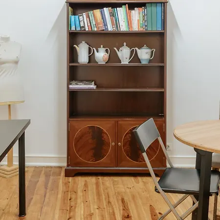 Aquilla's Family 101 By Mycelia Лісабон